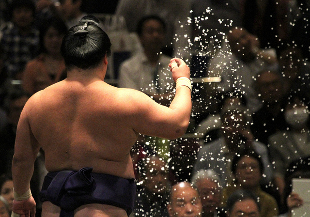 Khám phá môn đấu vật Sumo truyền thống