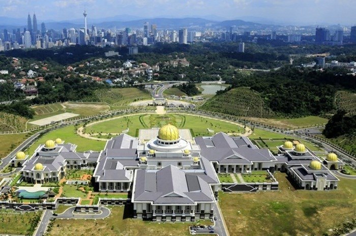 Hoàng cung Istana Nurul Iman