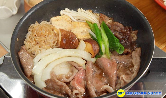 Sukiyaki là món ăn thể hiện tình cảm gia đình