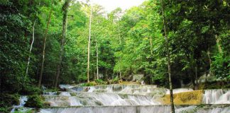 Dạo chơi tại 5 thác nước đẹp như tranh vẽ tại Indonesia