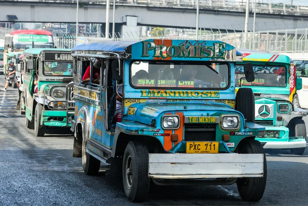 Thanh toán khi đi xe Jeepney ở Philippines