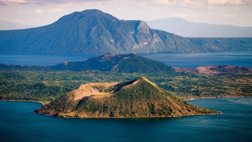 Núi lửa Taal